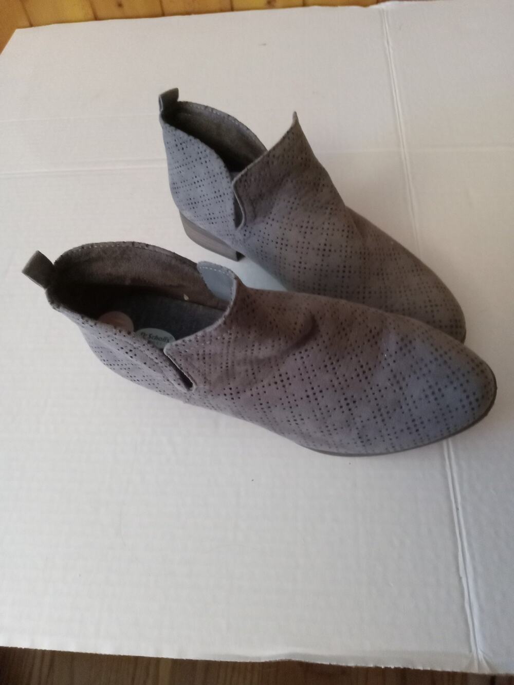 Dr Scholl's Ankle Booties Women Size 7 Gray Leather Comfort Eyelet Heel Boots